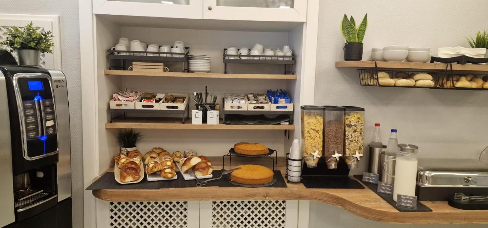 Hotel Potenza Наполи Екстериор снимка